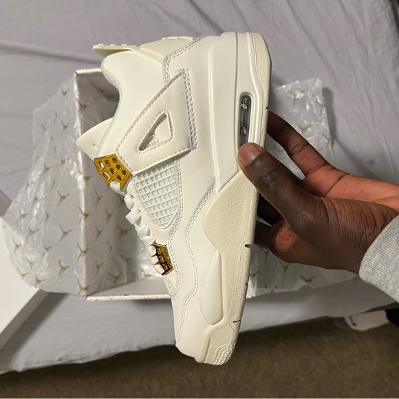 Nike Air Jordan 4 Metallic Gold size 8.5 women(brand new) - Picture 6 of 7